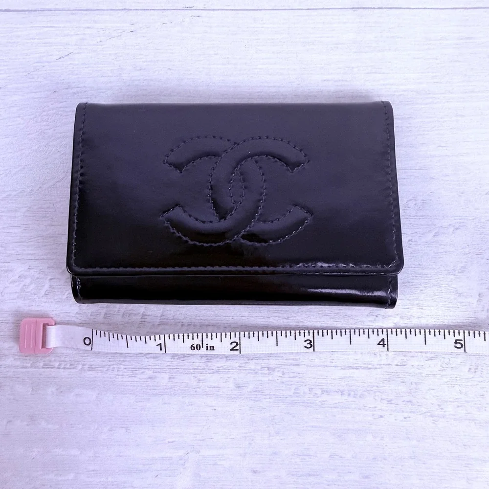 Chanel Key Holder Black Patent Leather CC Logo Vintage 6 Hook Wallet